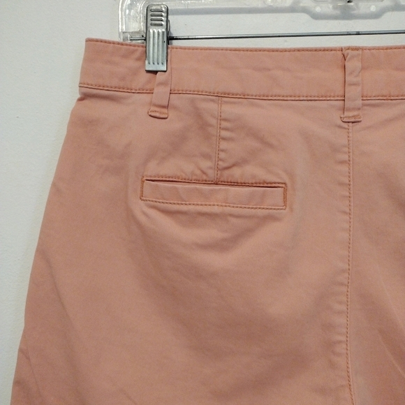 Gap - Girlfriend Khaki Short - Picture 7 of 12